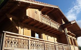 Magnifique Chalet au cœur du Village du Reposoir